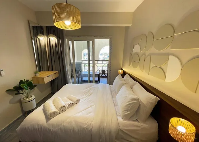 Porto Lagoon View - Pool - Near Airport Apartment *